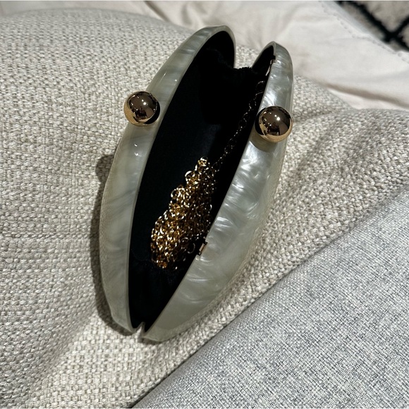 Rae of Light Shell Clutch Pearl (Ivory) - Picture 3 of 4